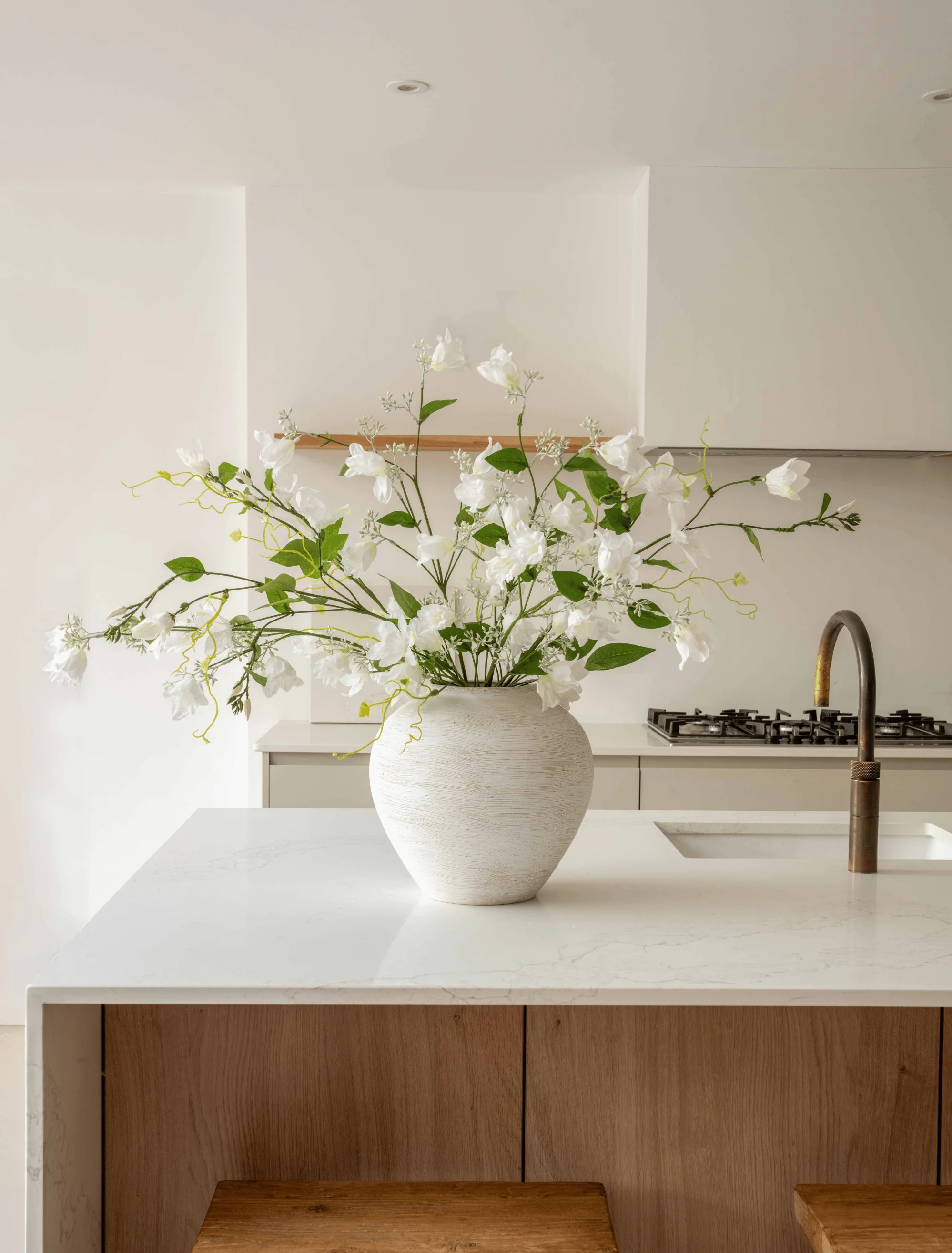 Faux Arrangement - Bell Flower & Clematis White - Image 2