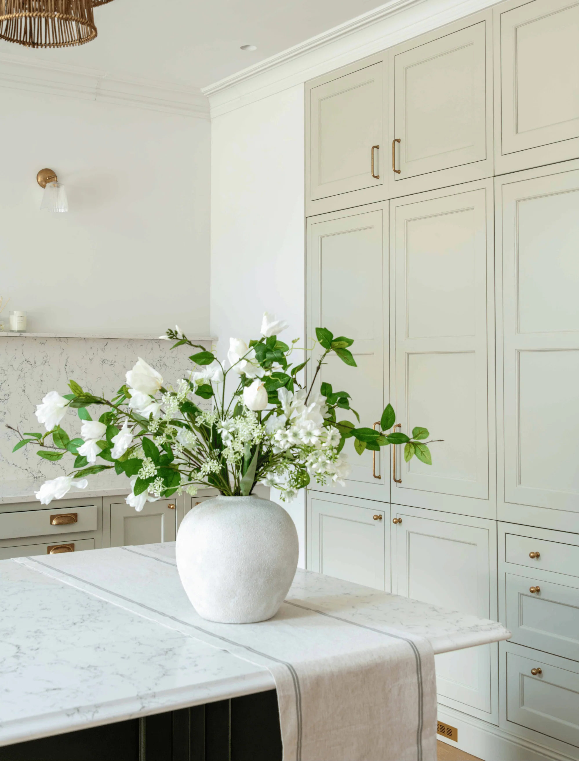 Faux Arrangement - Tulip & Agapanthus White - Image 11
