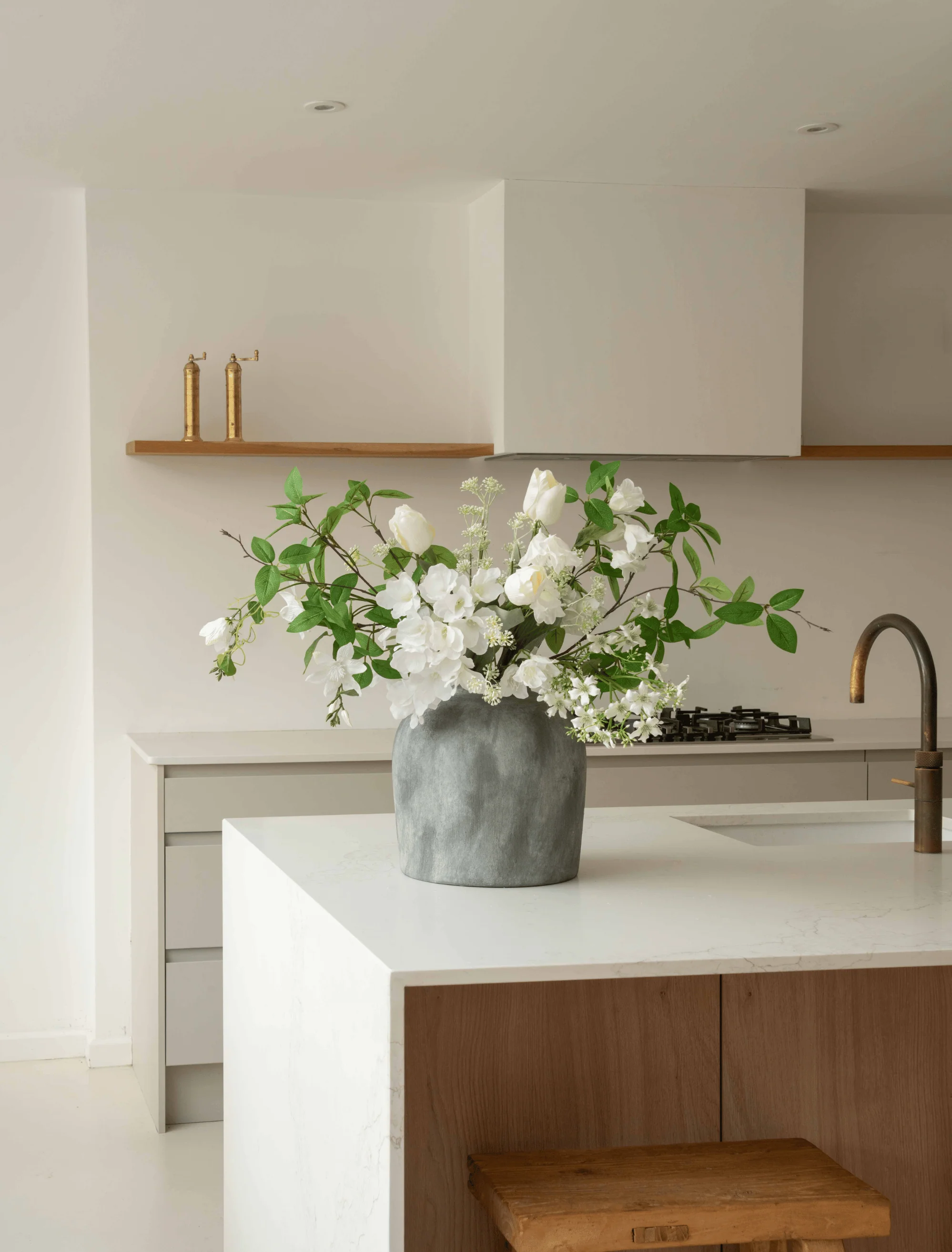 Faux Arrangement - Tulip & Agapanthus White - Image 9